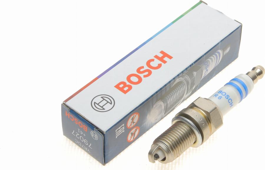 BOSCH 0 242 135 515 - Aizdedzes svece adetalas.lv