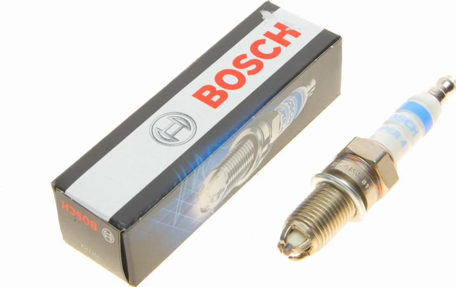 BOSCH 0 242 132 501 - Aizdedzes svece adetalas.lv