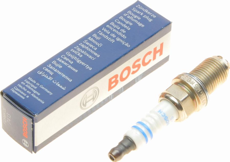 BOSCH 0 242 240 587 - Aizdedzes svece adetalas.lv