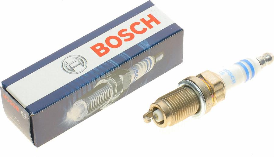 BOSCH 0 242 240 675 - Aizdedzes svece adetalas.lv