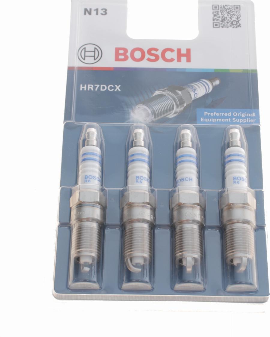 BOSCH 0 242 235 951 - Aizdedzes svece adetalas.lv