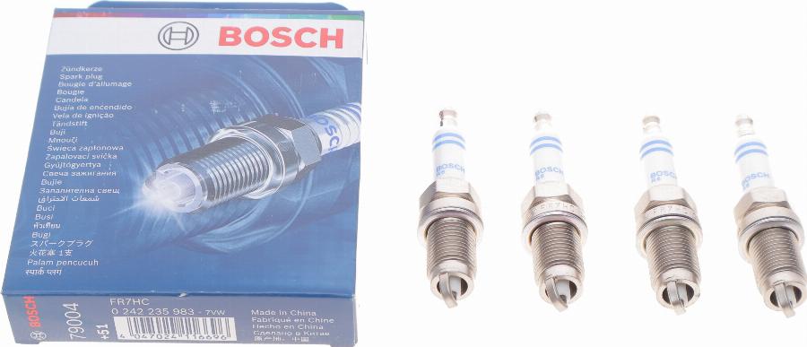 BOSCH 0 242 235 983 - Aizdedzes svece adetalas.lv