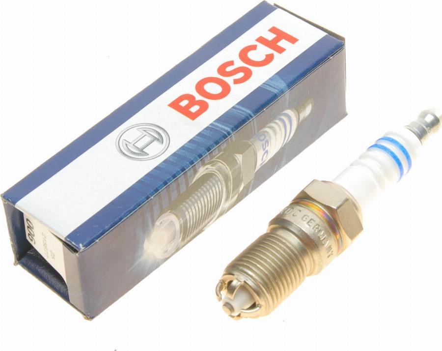 BOSCH 0 242 235 607 - Aizdedzes svece adetalas.lv