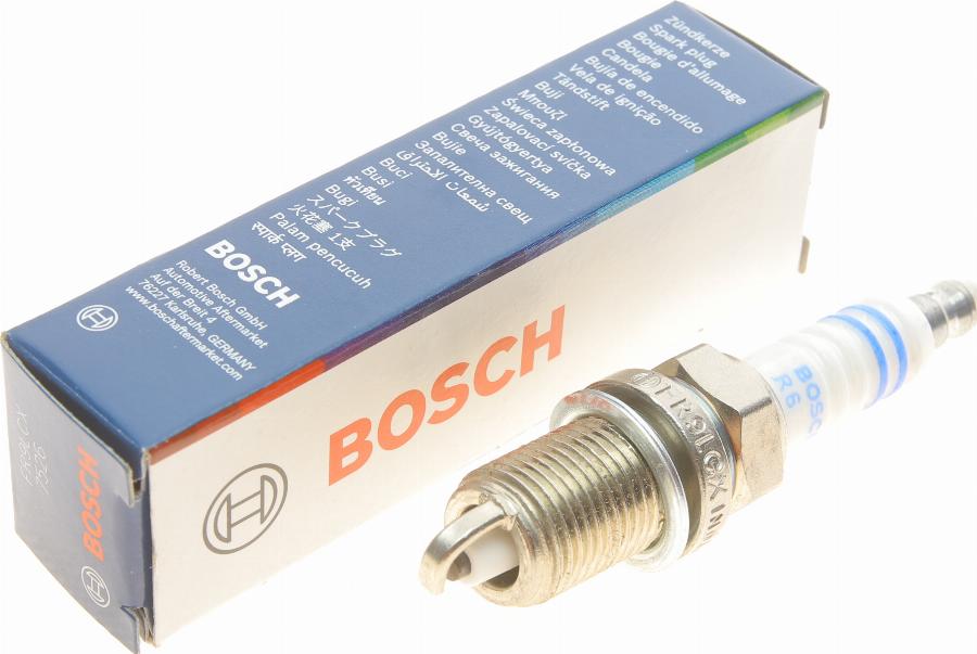 BOSCH 0 242 225 580 - Aizdedzes svece adetalas.lv