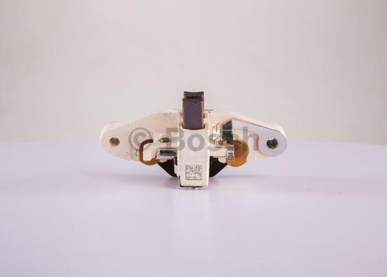 BOSCH 1 197 311 090 - Ģeneratora sprieguma regulators adetalas.lv